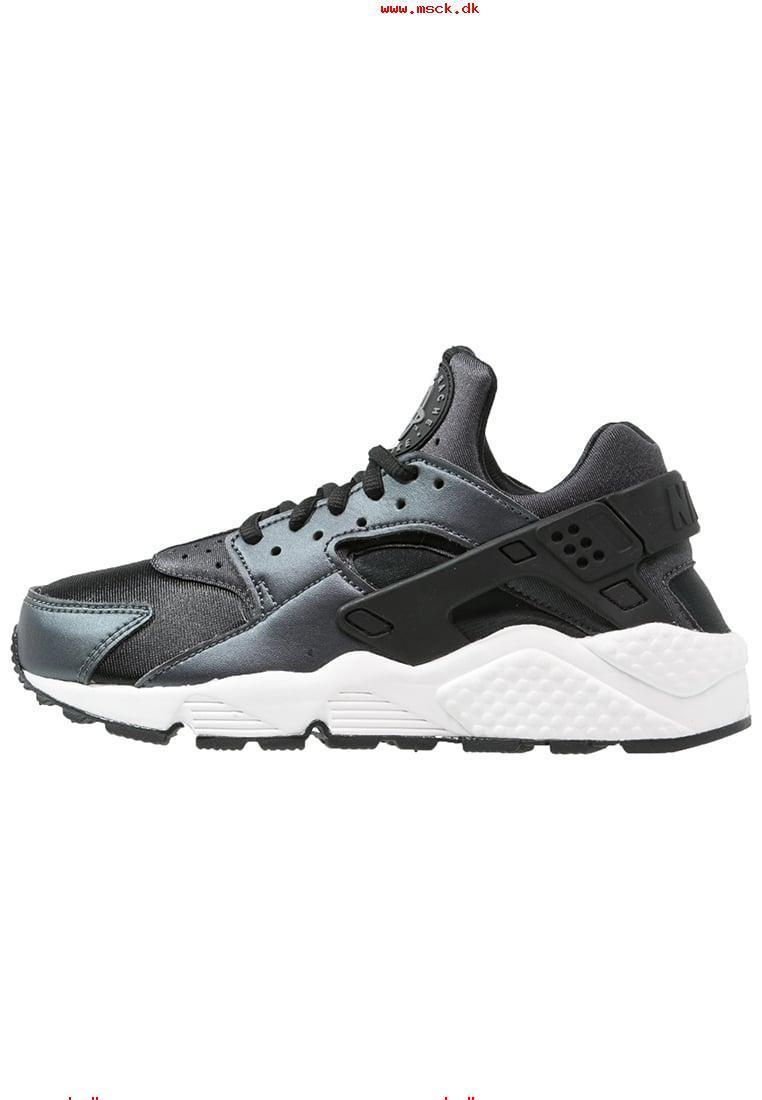 Clear tekstil Nike Sportswear AIR HUARACHE RUN SE Sneakers metallic hematite/black/dark grey/summit white
